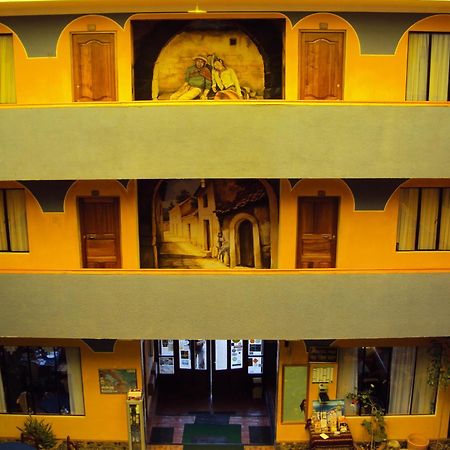 Hotel Utama Copacabana  Bagian luar foto