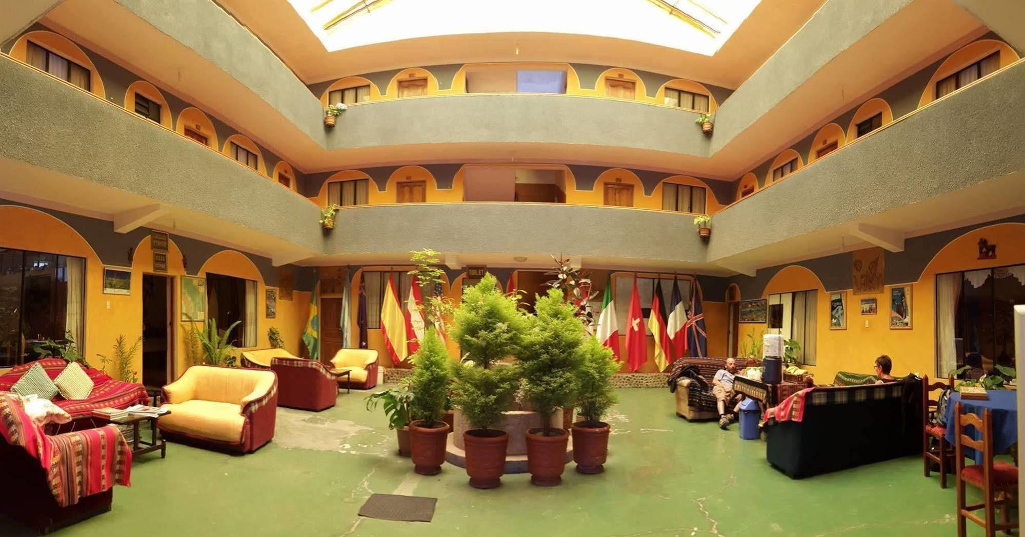 Hotel Utama Copacabana  Bagian luar foto
