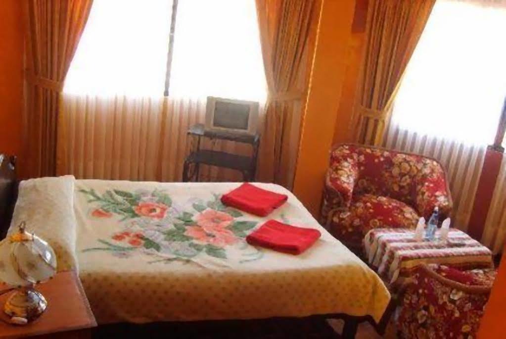 Hotel Utama Copacabana  Bagian luar foto